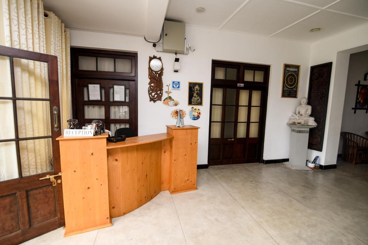 Man Mountain Villa Matale Esterno foto