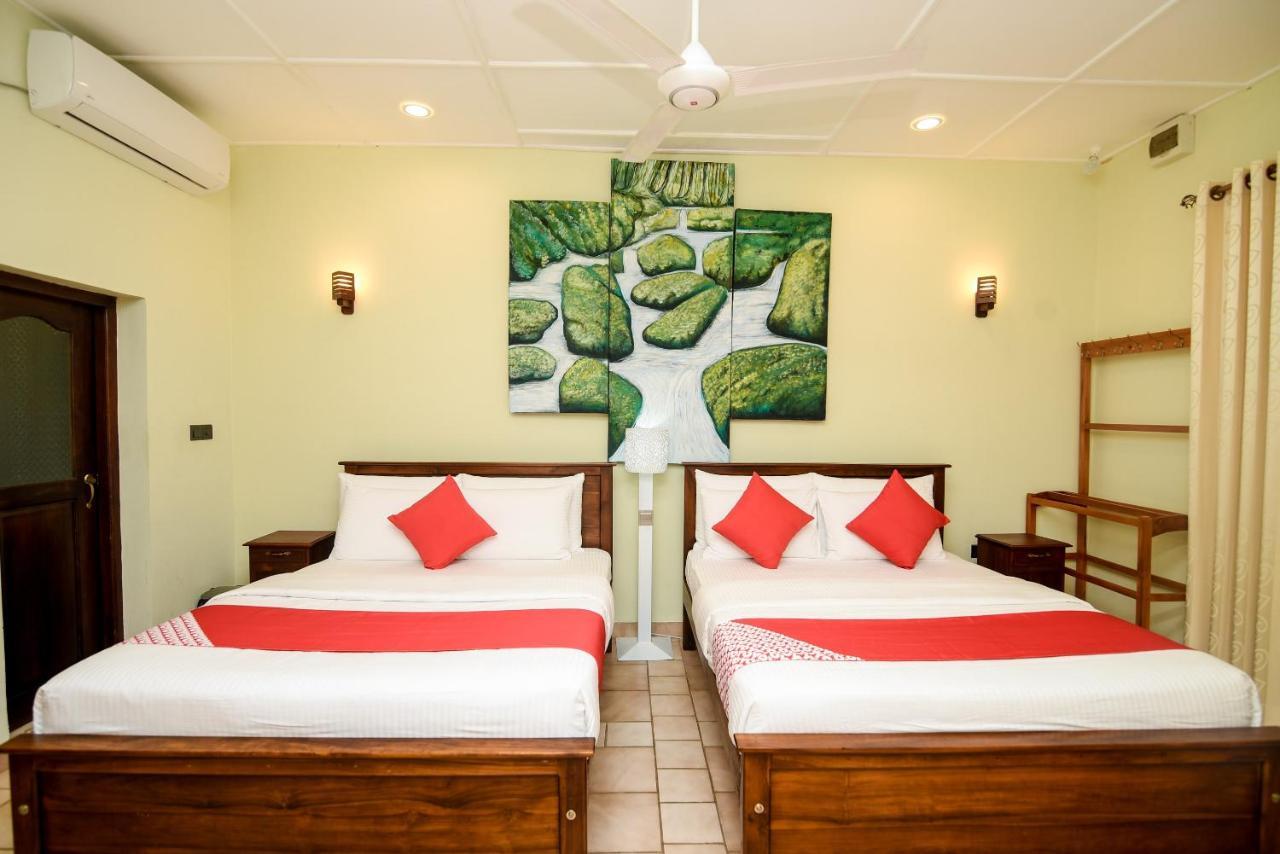Man Mountain Villa Matale Esterno foto